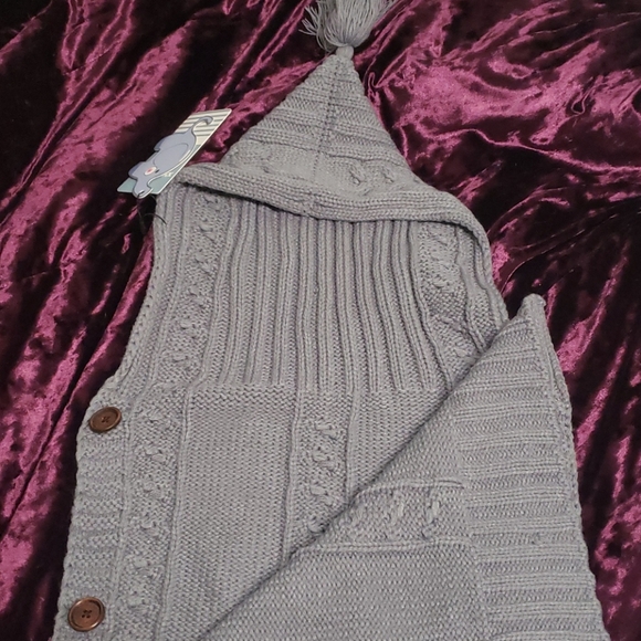 NWT Gray Baby Snuggie - Picture 3 of 5